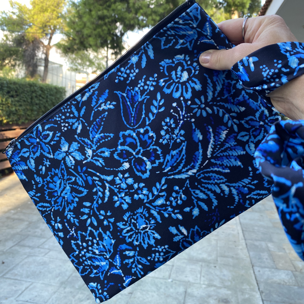 Deep Blue Elegance 
