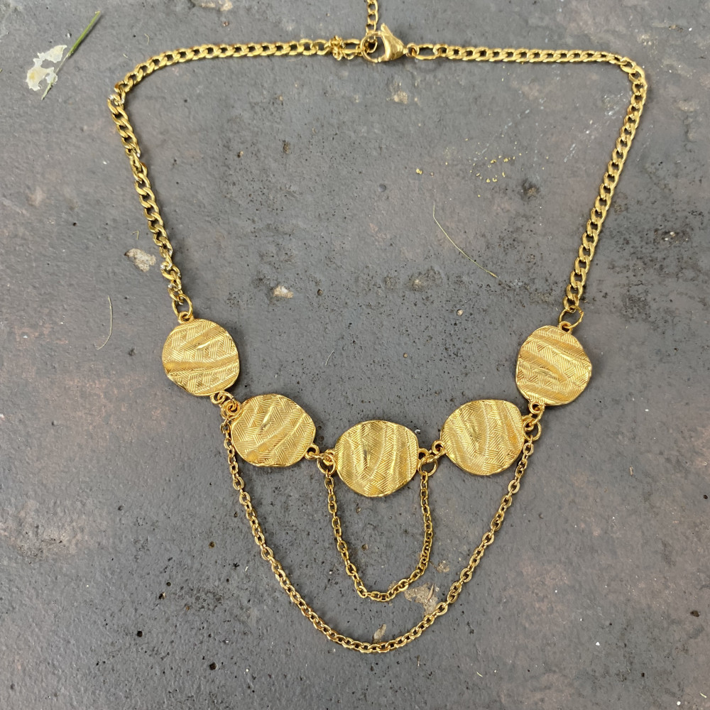 Golden Rhythm necklace with gold plated elements and stainless steel chains κολιέ golden rhythm με επιχρυσωμένα στοιχεία και ατσάλινες αλυσίδες