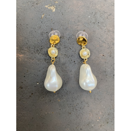 Σκουλαρίκια “Pearl Drop Glow”