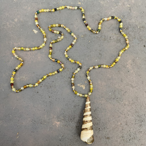 Κολιέ "Golden Seashell Whisper"