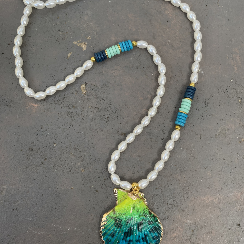 Κολιέ με 3 κεραμικές ροδέλες & φυσικό κοχύλι