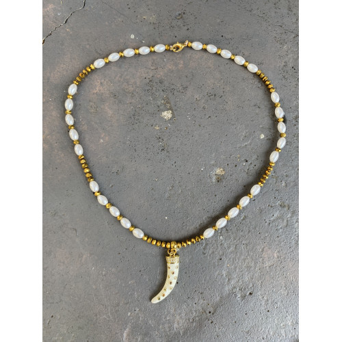 Κολιέ "Lunar Fang"