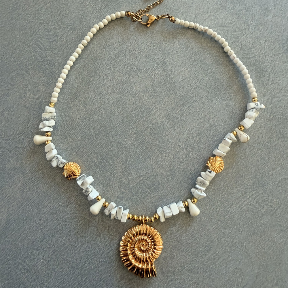 κολιέ με χαολίτες και επιχρυσωμένα στοιχεία λευκό χρυσό