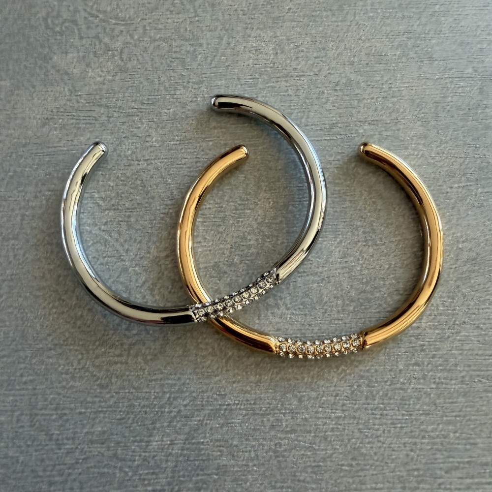 Ατσάλινο Βραχιόλι Cuff με Στρας Ασημί ή Χρυσό Γυναικείο Βραχιόλι με Διακριτική Λάμψη για Καθημερινό Στυλ