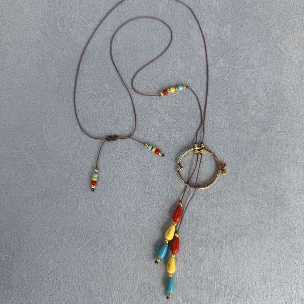 κολιέ ψαράκι με πολύχρωμες χάντρες χαολίτη και κορδόνι