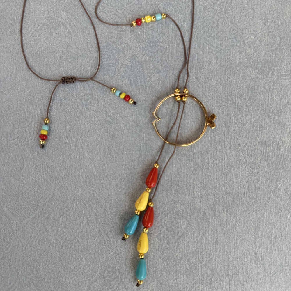 κολιέ ψαράκι με πολύχρωμες χάντρες χαολίτη και κορδόνι