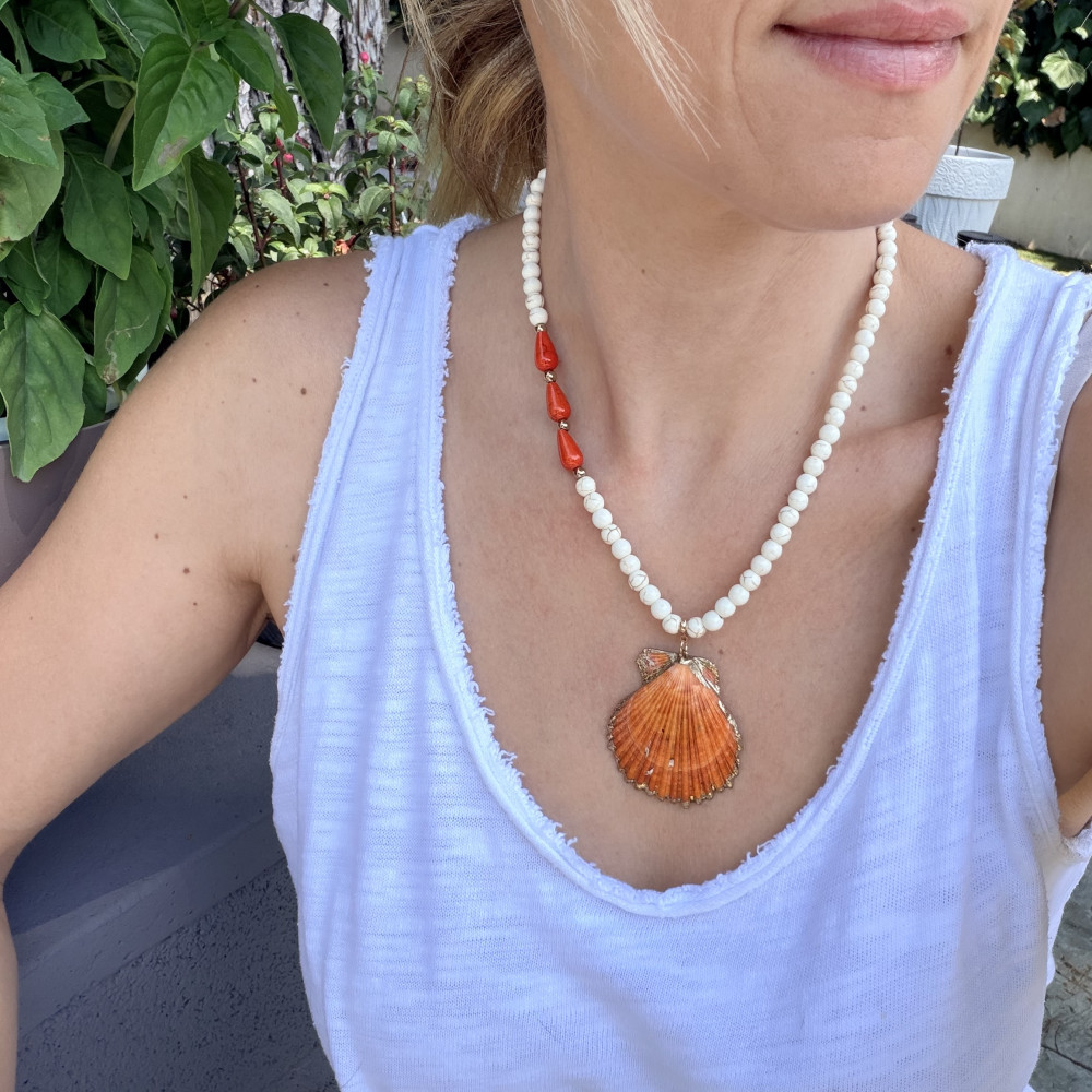 Sunset Shell Necklace κολιέ με φυσικό πορτοκαλί κοχύλι χαολίτες και αιματίτες