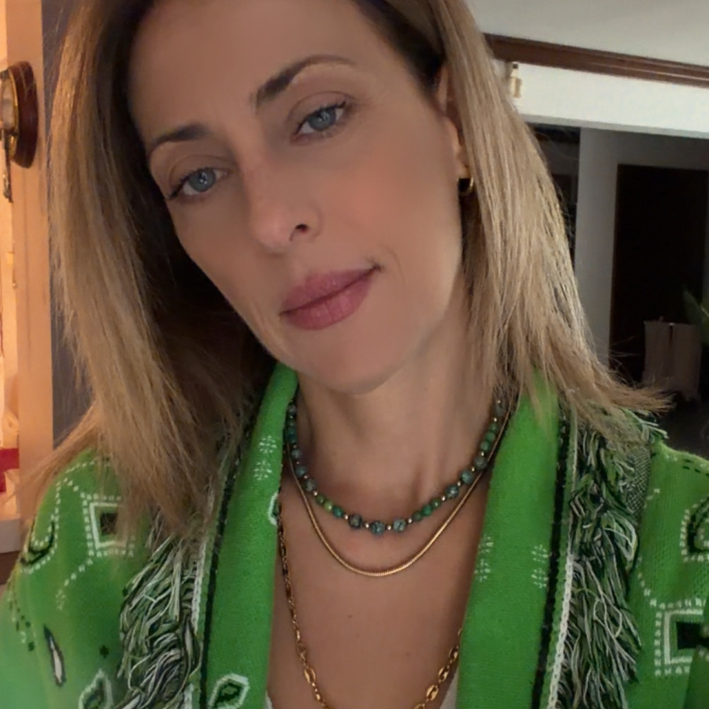 Elara Necklace – Κολιέ με πράσινο αχάτη και αιματίτη Elara Necklace πράσινο κολιέ με αχάτη και χρυσούς αιματίτες