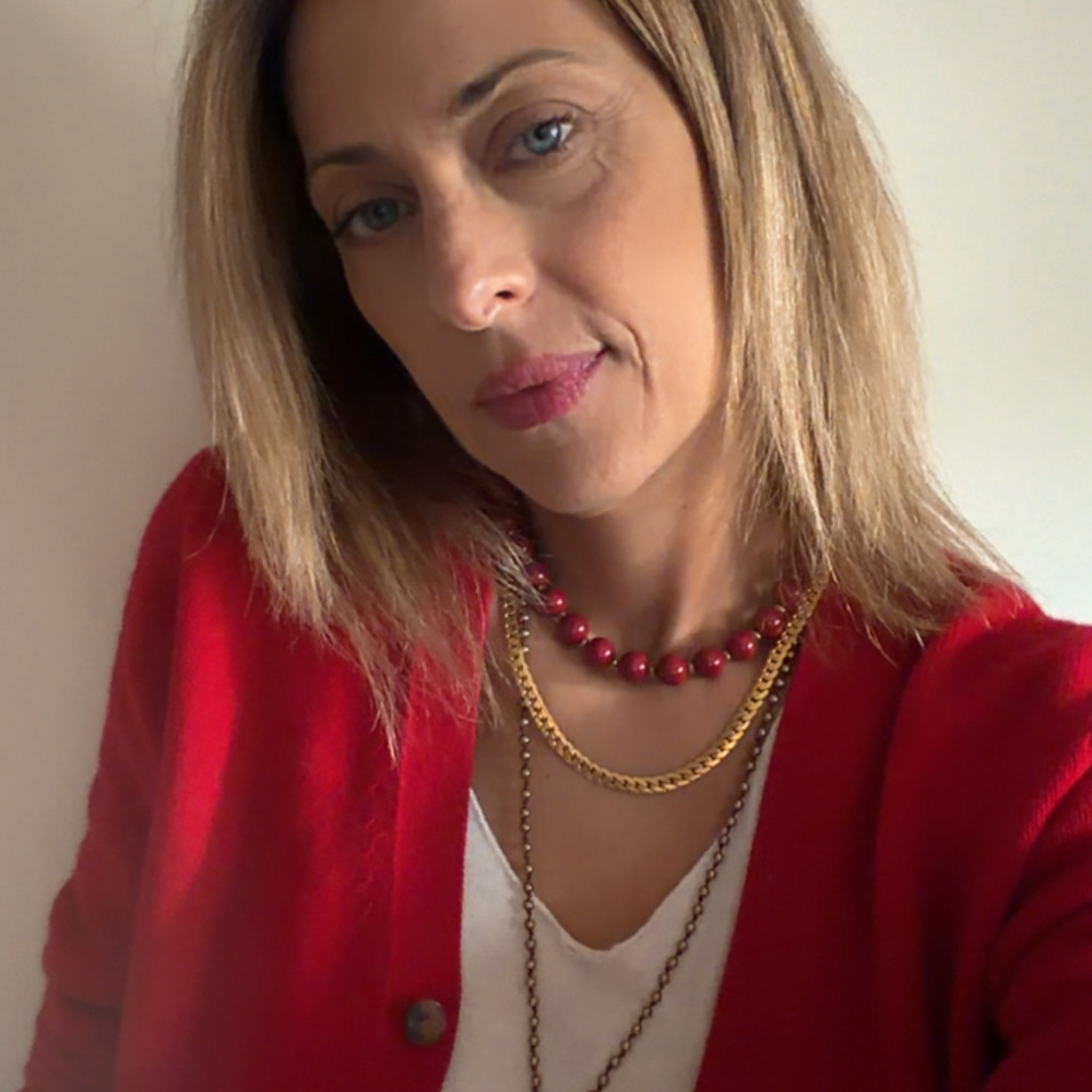 Romy Necklace μπορντό κολιέ με γυάλινες πέρλες