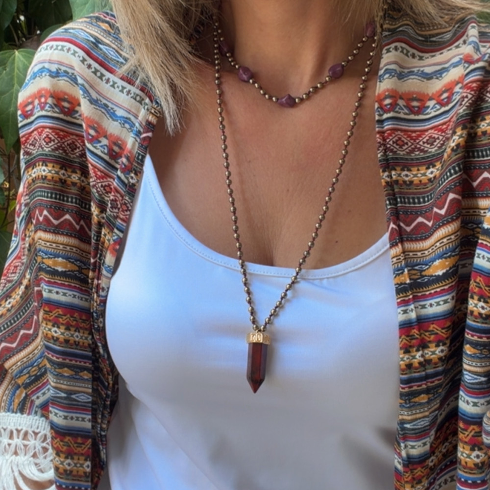 Naya Necklace – Κολιέ με ημιπολύτιμη πέτρα αχάτη Naya Necklace μακρύ κολιέ με αχάτη και χρυσούς αιματίτες