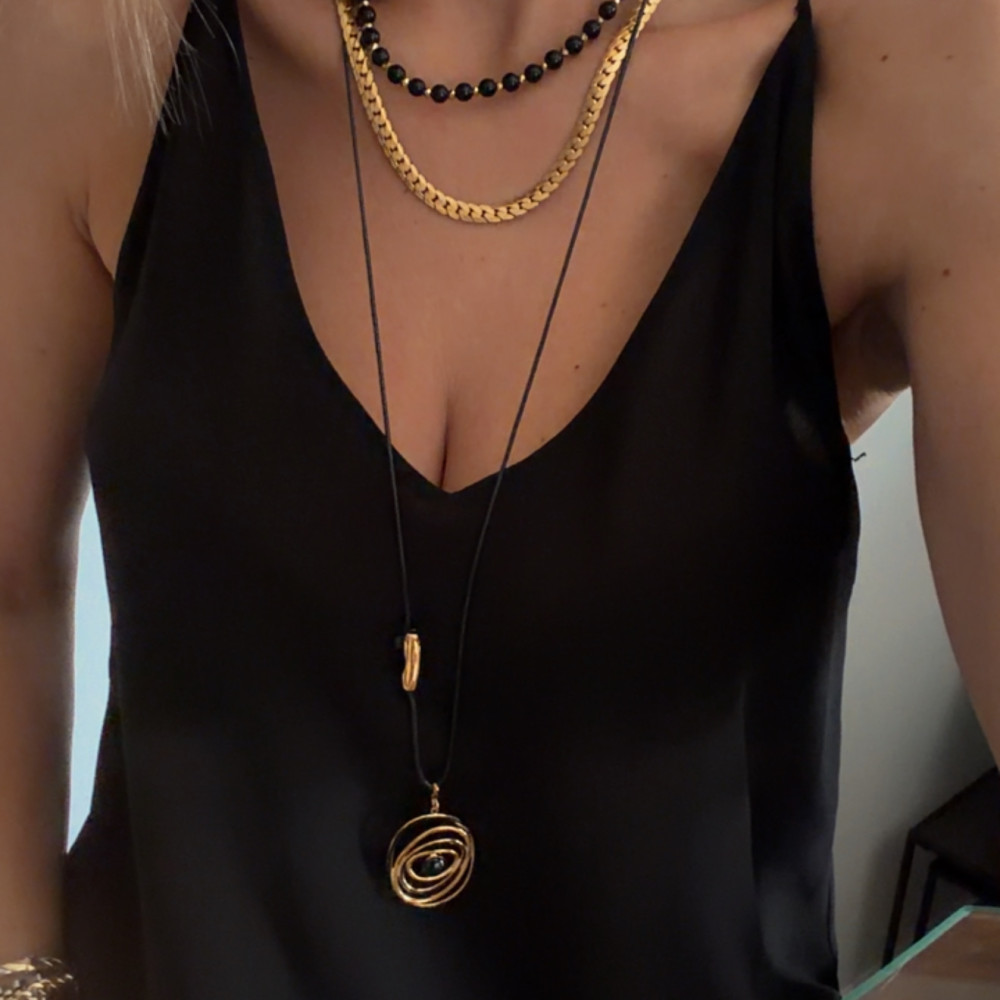 Orlena Necklace – Μακρύ κολιέ με ατσάλινο κρεμαστό Orlena μακρύ γυναικείο κολιέ 80 εκ. με ατσάλινο γεωμετρικό κρεμαστό