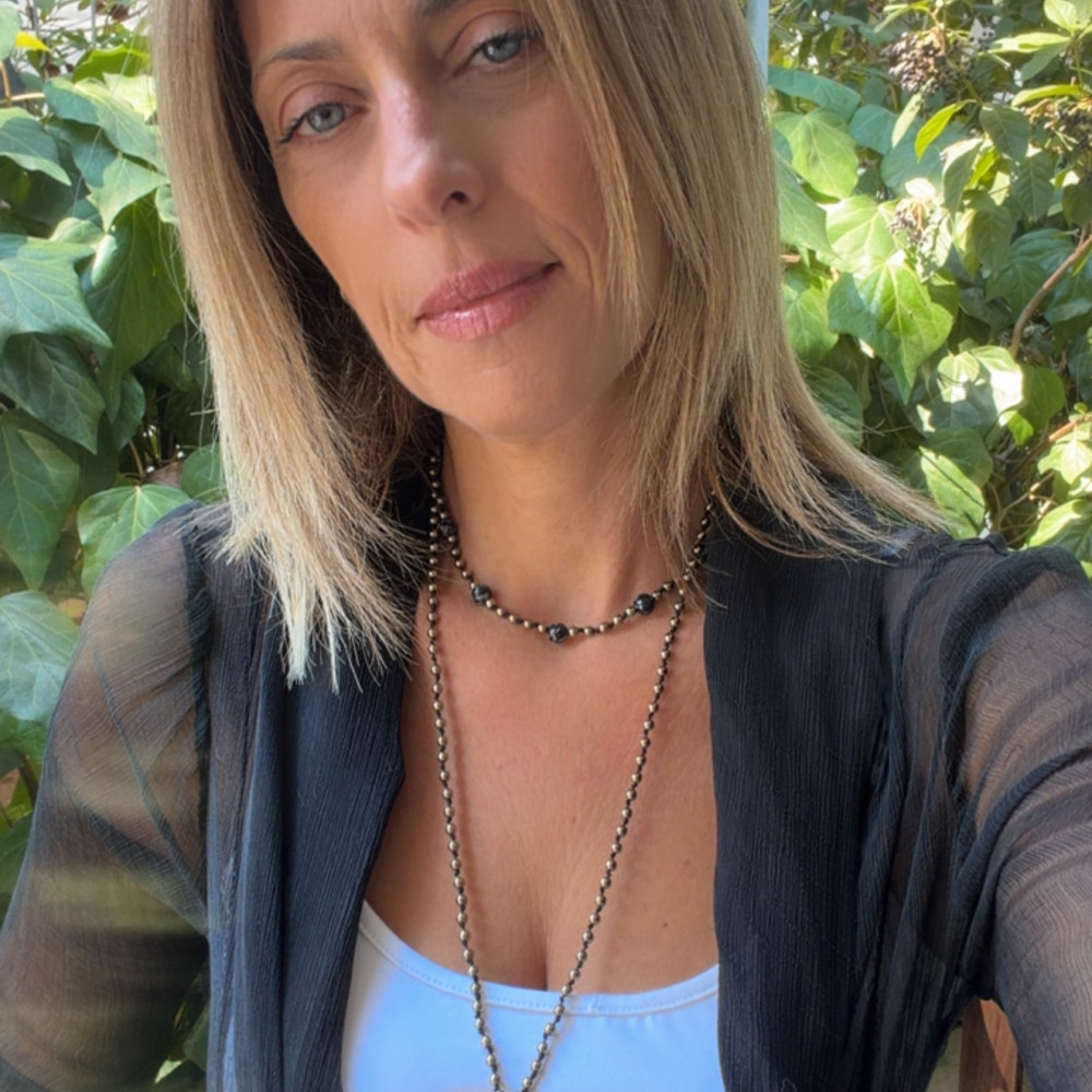 Naya Necklace – Κολιέ με ημιπολύτιμη πέτρα αχάτη Naya Necklace μακρύ κολιέ με αχάτη και χρυσούς αιματίτες