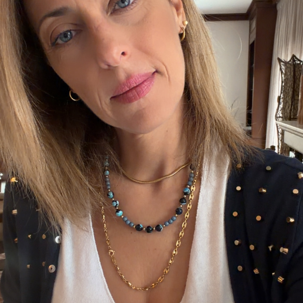 Thalia Necklace – Κολιέ με αχάτη, χαουλίτη και αιματίτες Thalia Necklace κολιέ με αχάτη χαουλίτη και χρυσό αιματίτη