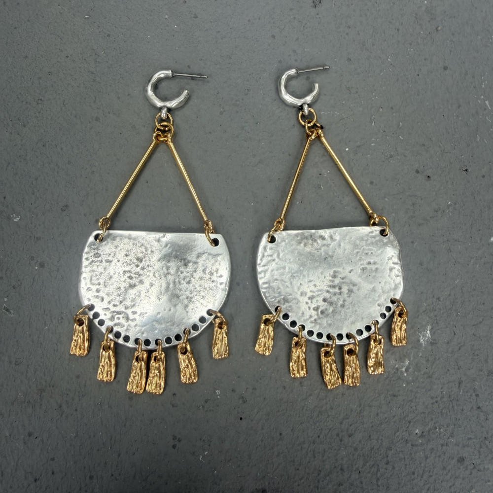 Rhea Earrings – Statement σκουλαρίκια χρυσό και ασημί Rhea Earrings μακριά γεωμετρικά σκουλαρίκια σε χρυσό και ασημί