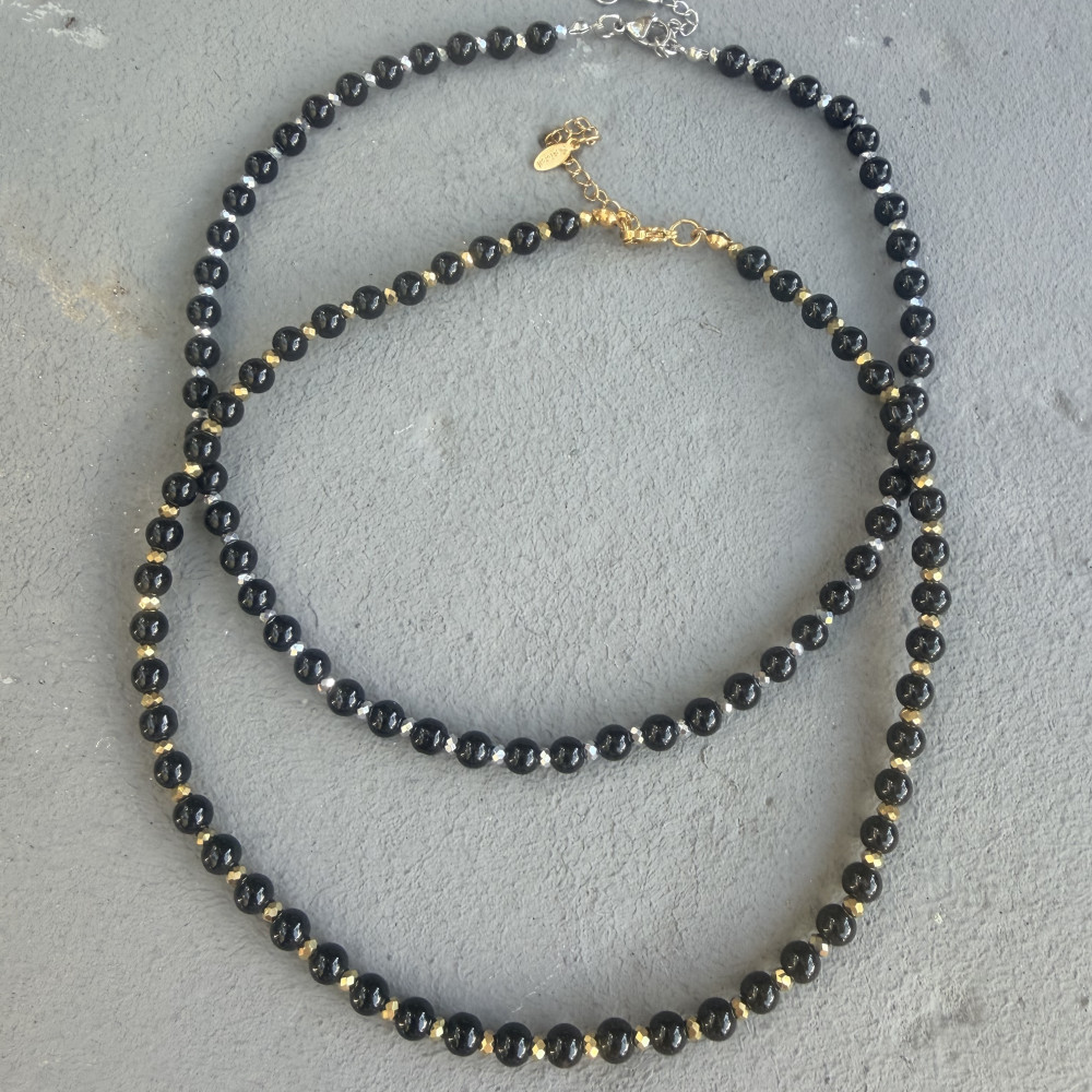 Eden Necklace – Μαύρο κολιέ με χρυσά ή ασημί κρυσταλλάκια Eden Necklace κολιέ με μαύρες γυάλινες πέρλες σε χρυσό και ασημί