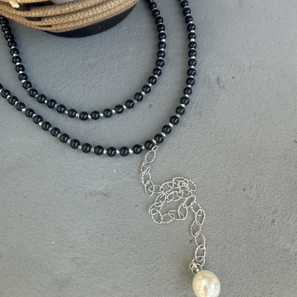 Livia Necklace κολιέ με μαύρες γυάλινες πέρλες και ατσάλινη αλυσίδα