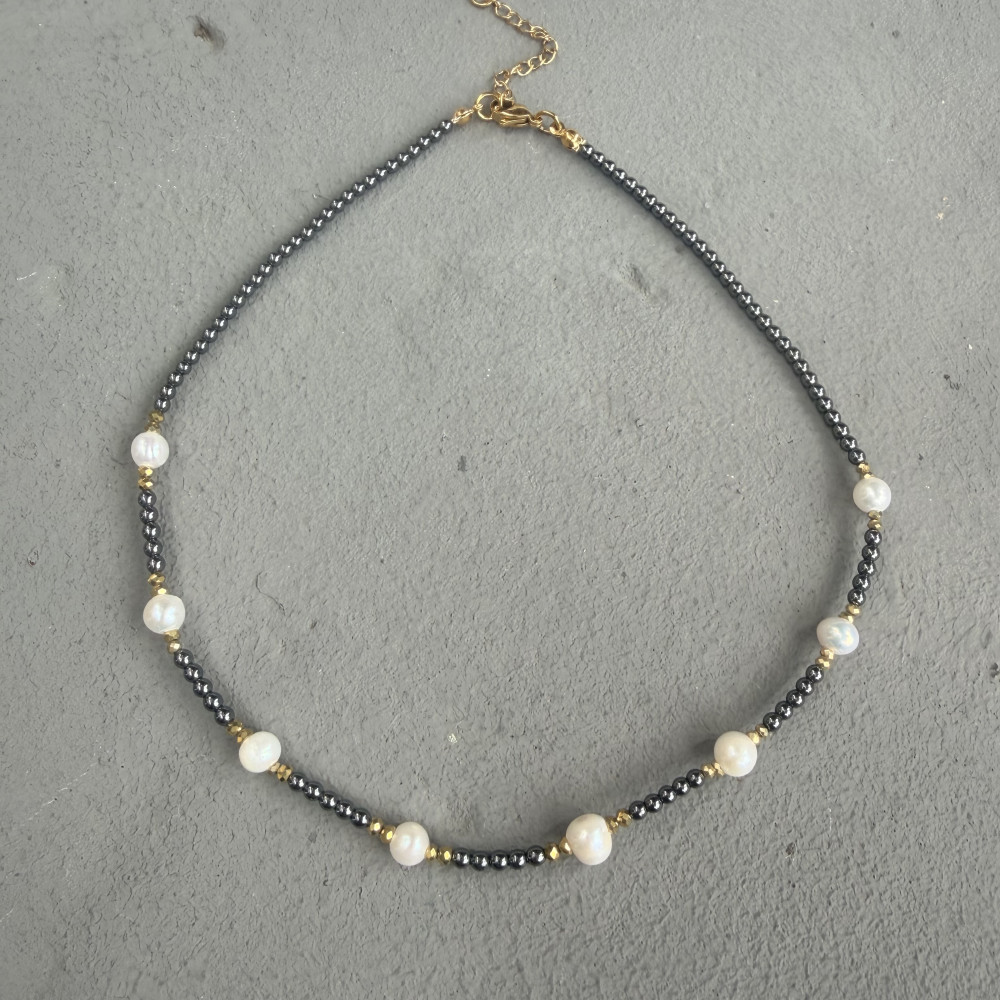Nerina Necklace κολιέ με αιματίτες και μαργαριτάρια γλυκού νερού