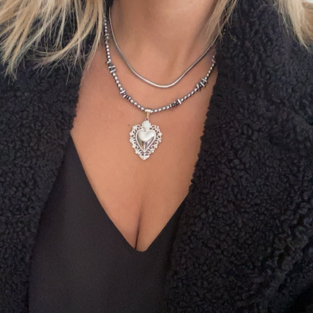 κολιέ sacred edge με ατσάλινη καρδιά και μεταλλικά στοιχεία