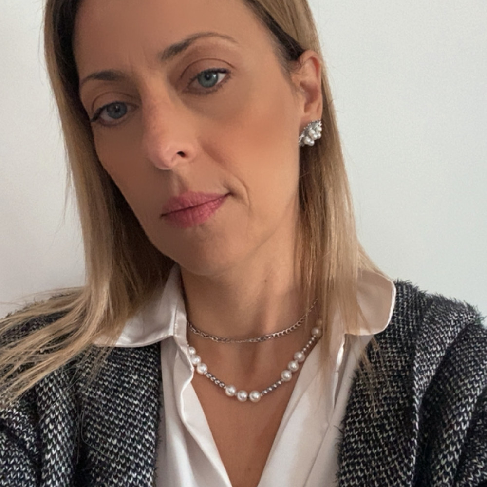 χειροποίητο κολιέ luna glow με πέρλες και αιματίτη