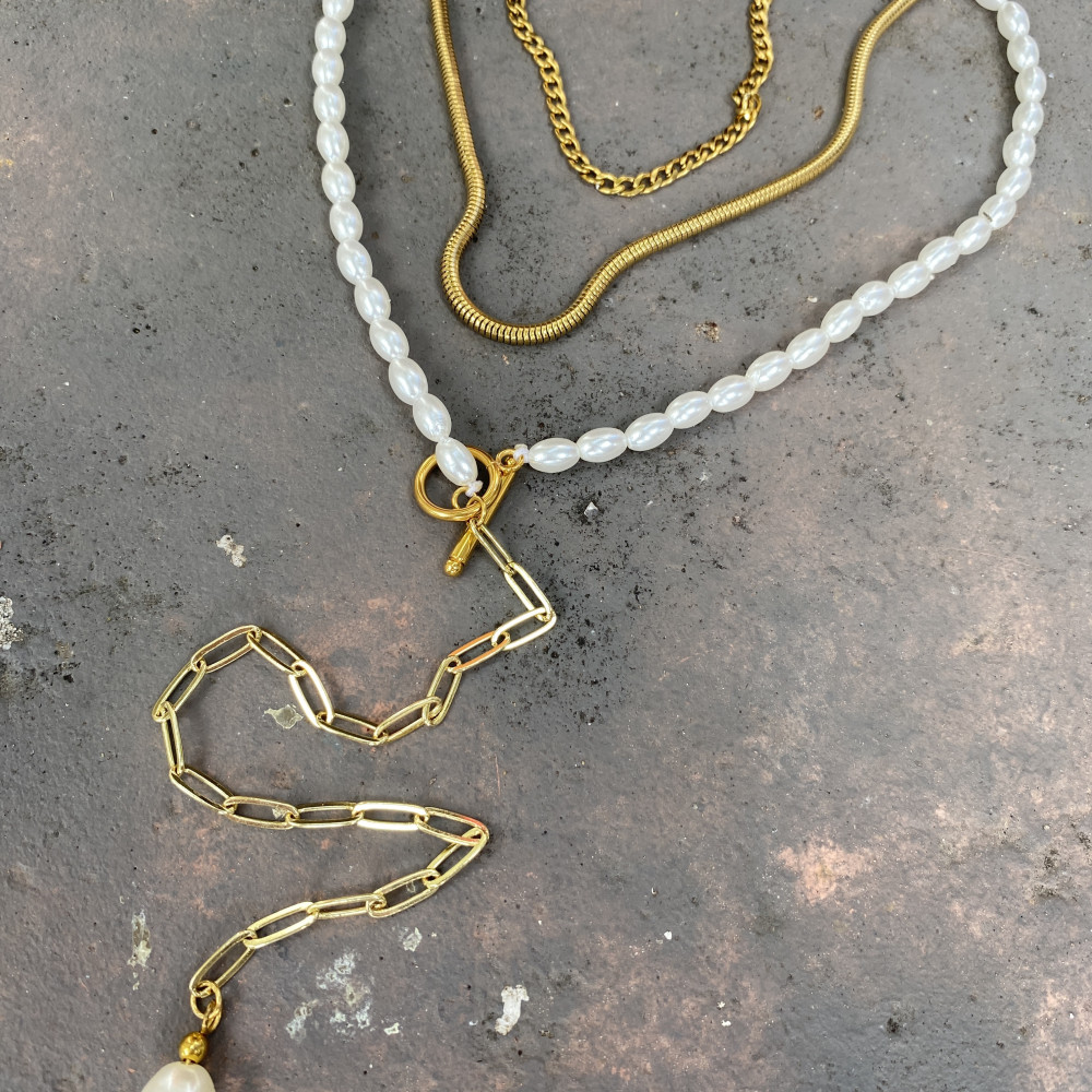 Golden Grace necklace with pearls and gold chain χειροποίητο κολιέ golden grace με πέρλες και χρυσή αλυσίδα