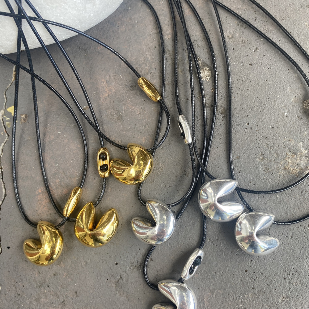 κολιέ lucky cookie minimal ατσάλινη αλυσίδα