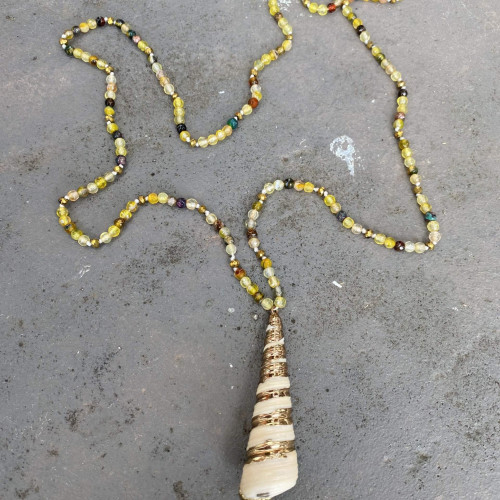 Κολιέ "Golden Seashell Whisper"