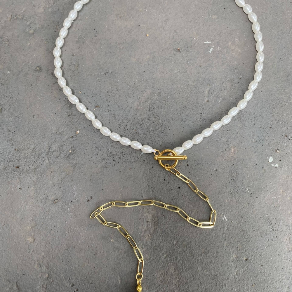 "Pearl Drop"-κολιέ με άσπρες πέρλες Κολιέ με ατσάλινη αλυσίδα & ατσάλινο κούμπωμα