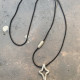 "Silver Cross"-κολιέ με μεταλλικό σταυρό Κολιέ Με Σταθερό Κούμπωμα