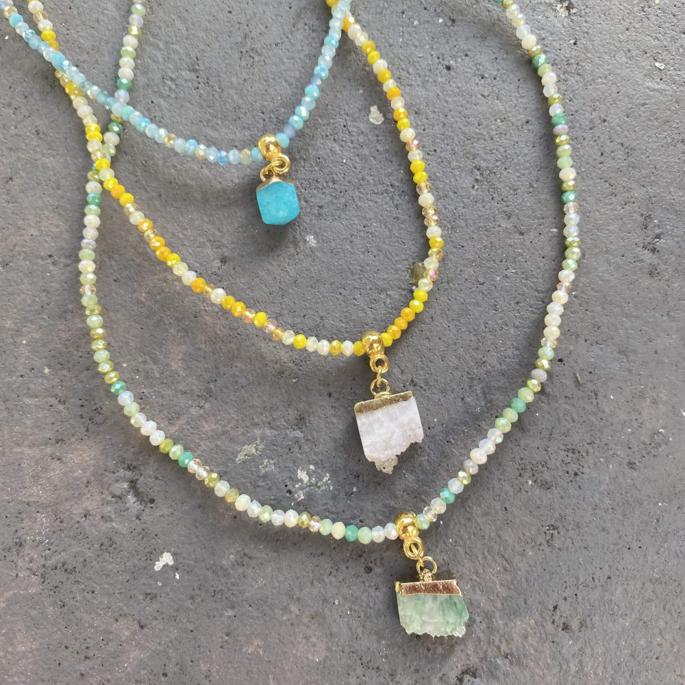 "Sunshine Crystal"- κολιέ με κρυσταλλάκια και ημιπολύτιμη πέτρα Κολιέ χειροποίητο με χρυσά στοιχεία