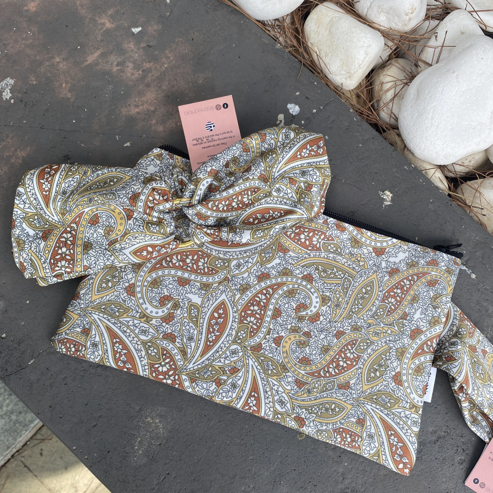 Χειροποίητο paisley σετ αξεσουάρ με πολυτελείς αποχρώσεις