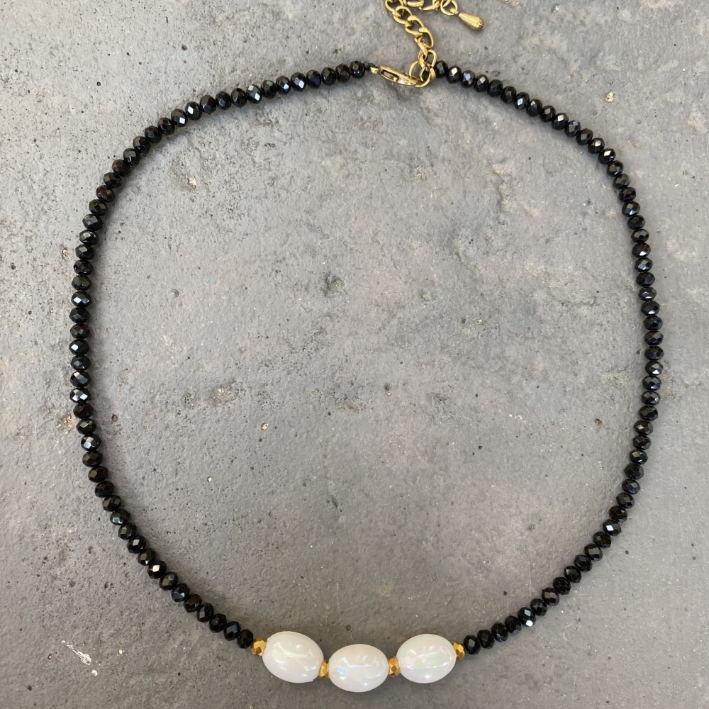 Κολιέ "White Pearls" Κολιέ "White Pearls"