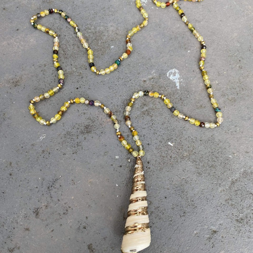 Κολιέ "Golden Seashell Whisper" Κολιέ "Golden Seashell Whisper"