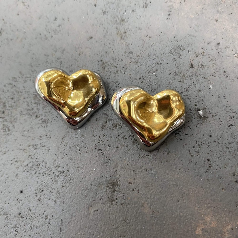 Σκουλαρίκια "Golden Heart Embrace" Σκουλαρίκια "Golden Heart Embrace"